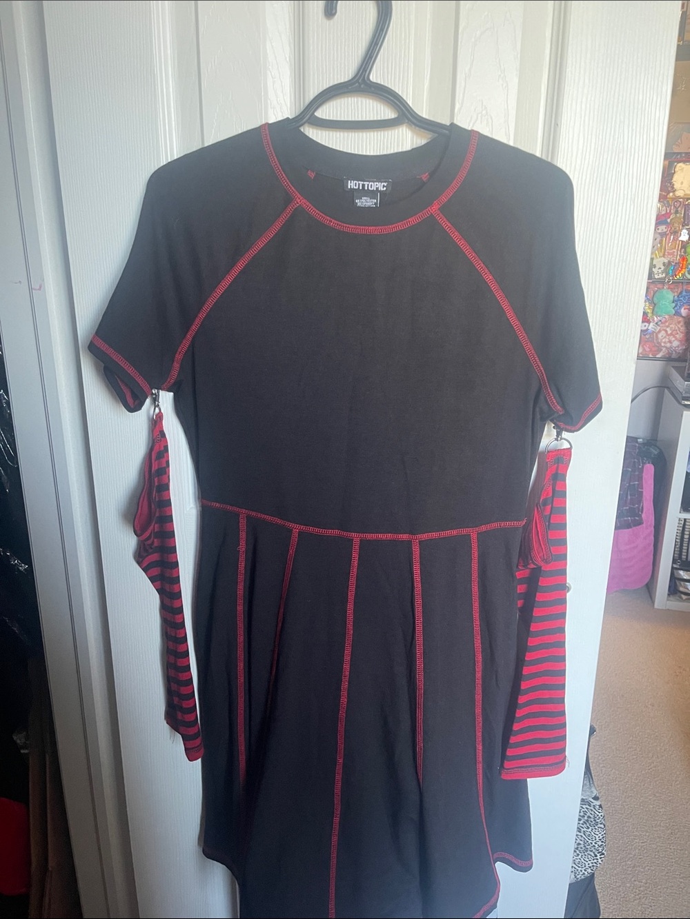 Hot topic red and black dress
